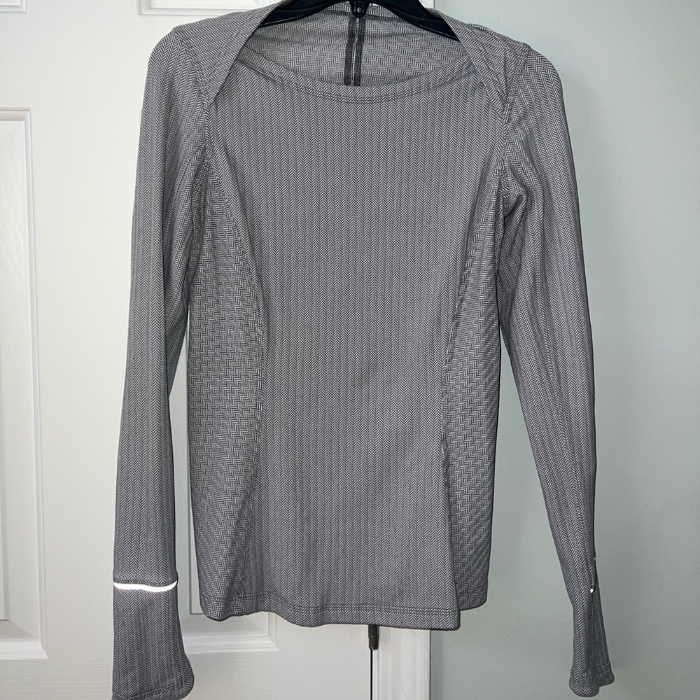 Lululemon top
